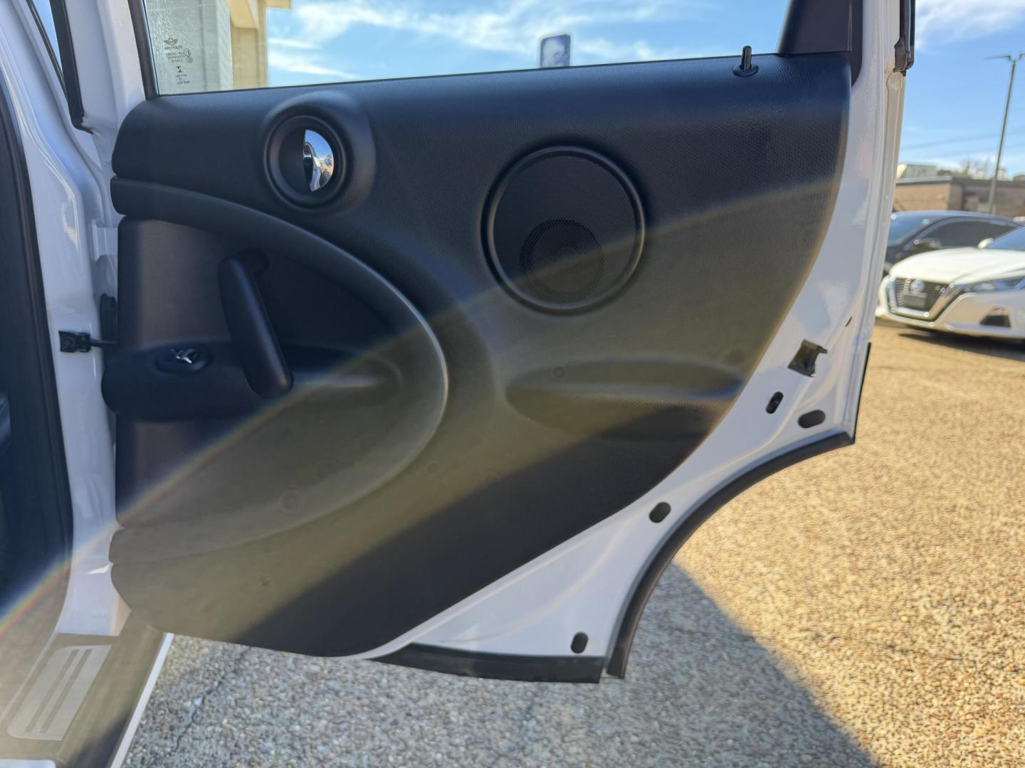 2016 WHITE MINI COUNTRYMAN COOPER S (WMWZC5C5XGW) , located at 922 W. Beacon St., Philadelphia, MS, 39350, (601) 650-3675, 32.770447, -89.127151 - Photo#15