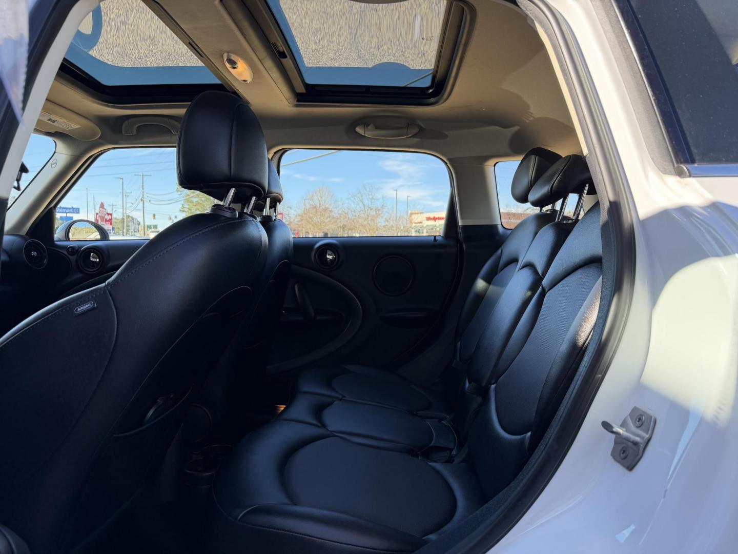 2016 WHITE MINI COUNTRYMAN COOPER S (WMWZC5C5XGW) , located at 922 W. Beacon St., Philadelphia, MS, 39350, (601) 650-3675, 32.770447, -89.127151 - Photo#13