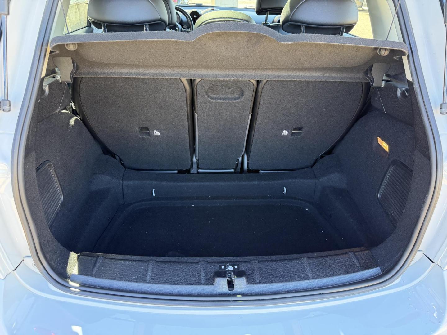 2016 WHITE MINI COUNTRYMAN COOPER S (WMWZC5C5XGW) , located at 922 W. Beacon St., Philadelphia, MS, 39350, (601) 650-3675, 32.770447, -89.127151 - Photo#18