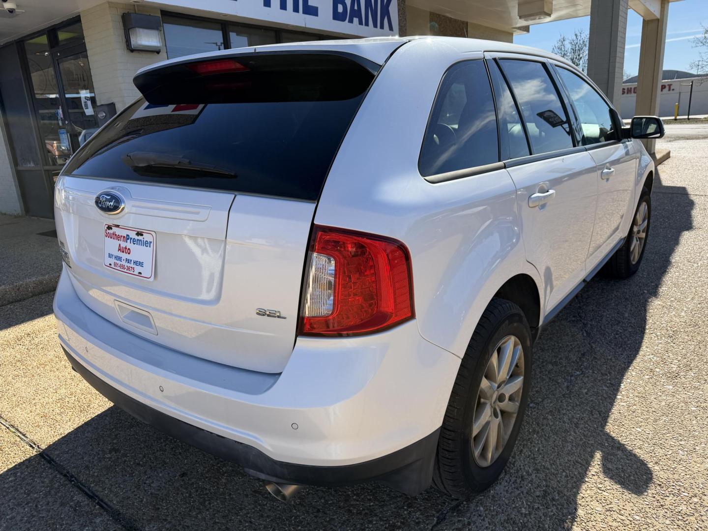2014 WHITE FORD EDGE SEL (2FMDK3JC9EB) , located at 922 W. Beacon St., Philadelphia, MS, 39350, (601) 650-3675, 32.770447, -89.127151 - Photo#5