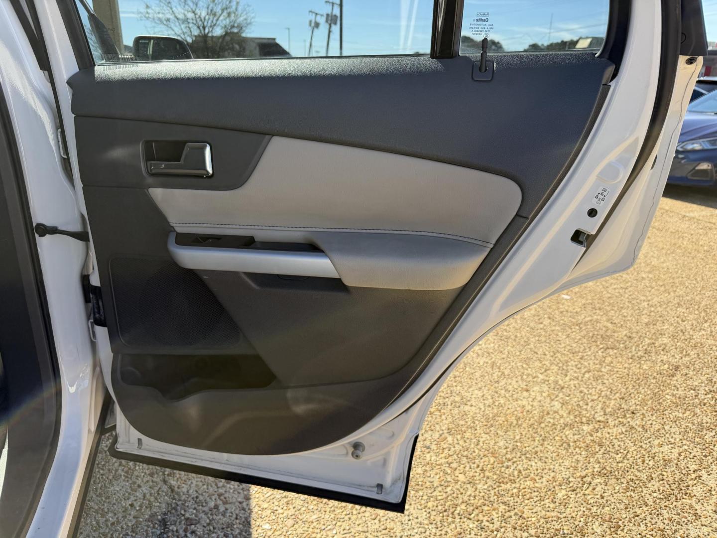 2014 WHITE FORD EDGE SEL (2FMDK3JC9EB) , located at 922 W. Beacon St., Philadelphia, MS, 39350, (601) 650-3675, 32.770447, -89.127151 - Photo#15