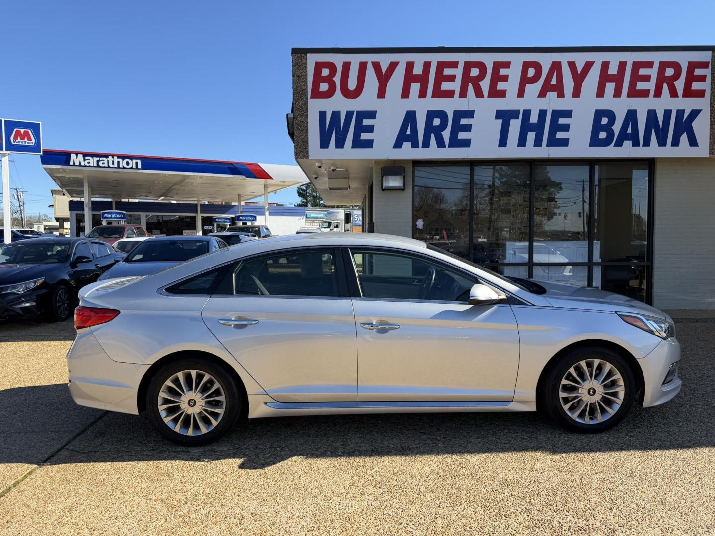 2015 SILVER HYUNDAI SONATA LIMITED (5NPE34AF7FH) , located at 922 W. Beacon St., Philadelphia, MS, 39350, (601) 650-3675, 32.770447, -89.127151 - Photo#6