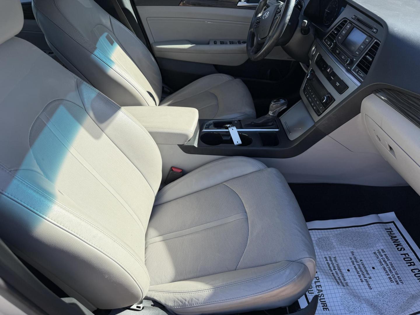 2015 SILVER HYUNDAI SONATA LIMITED (5NPE34AF7FH) , located at 922 W. Beacon St., Philadelphia, MS, 39350, (601) 650-3675, 32.770447, -89.127151 - Photo#10