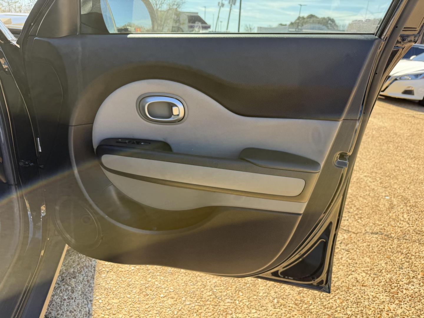 2015 BLACK KIA SOUL + (PLUS) (KNDJP3A58F7) , located at 922 W. Beacon St., Philadelphia, MS, 39350, (601) 650-3675, 32.770447, -89.127151 - Photo#11