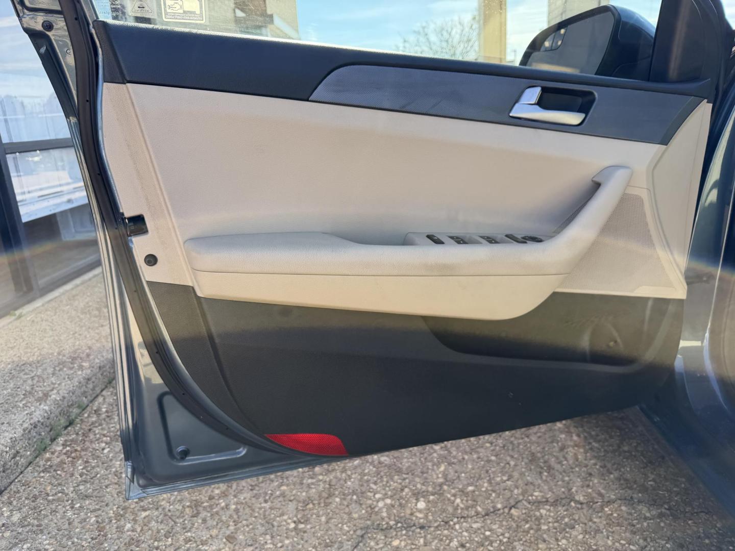 2016 BLUE HYUNDAI SONATA SE (5NPE24AF3GH) , located at 922 W. Beacon St., Philadelphia, MS, 39350, (601) 650-3675, 32.770447, -89.127151 - Photo#8