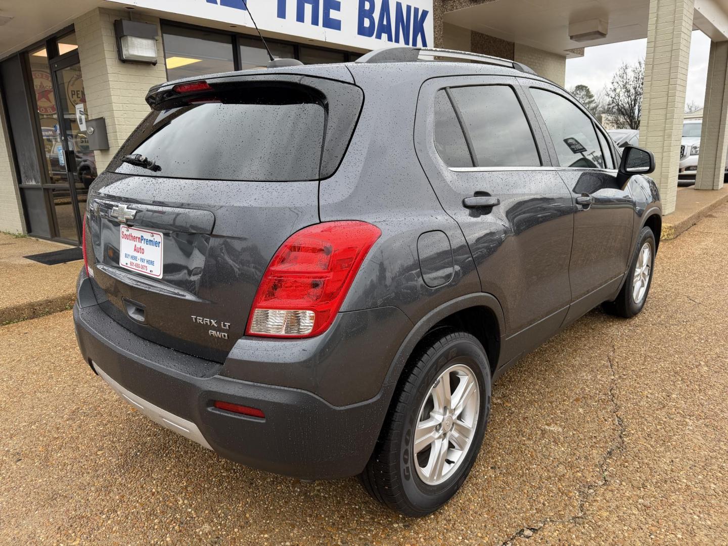 2016 GRAY CHEVROLET TRAX 1LT (3GNCJPSB1GL) , located at 922 W. Beacon St., Philadelphia, MS, 39350, (601) 650-3675, 32.770447, -89.127151 - Photo#5