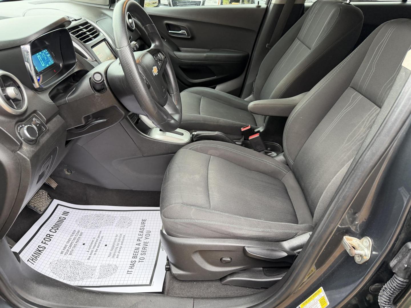 2016 GRAY CHEVROLET TRAX 1LT (3GNCJPSB1GL) , located at 922 W. Beacon St., Philadelphia, MS, 39350, (601) 650-3675, 32.770447, -89.127151 - Photo#9