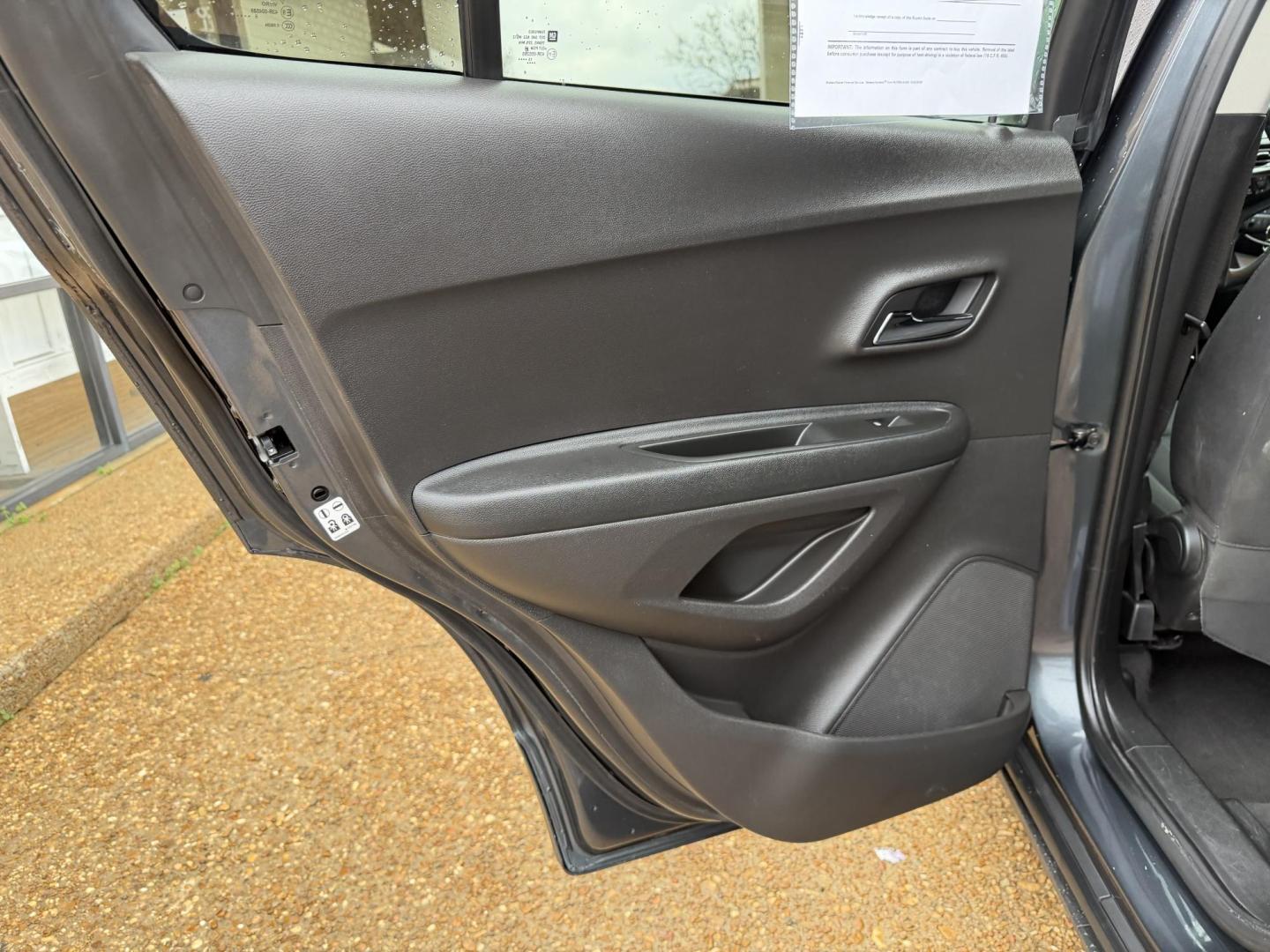 2016 GRAY CHEVROLET TRAX 1LT (3GNCJPSB1GL) , located at 922 W. Beacon St., Philadelphia, MS, 39350, (601) 650-3675, 32.770447, -89.127151 - Photo#12