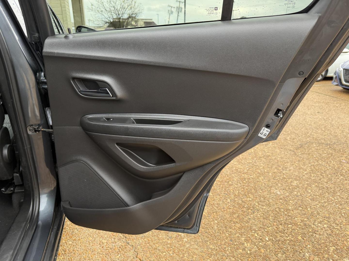 2016 GRAY CHEVROLET TRAX 1LT (3GNCJPSB1GL) , located at 922 W. Beacon St., Philadelphia, MS, 39350, (601) 650-3675, 32.770447, -89.127151 - Photo#15