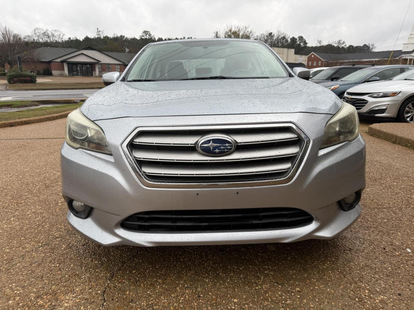2015 SILVER SUBARU LEGACY 2.5I LIMITED (4S3BNBL64F3) , located at 922 W. Beacon St., Philadelphia, MS, 39350, (601) 650-3675, 32.770447, -89.127151 - Photo#1