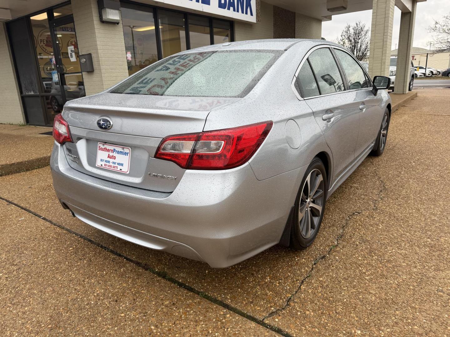 2015 SILVER SUBARU LEGACY 2.5I LIMITED (4S3BNBL64F3) , located at 922 W. Beacon St., Philadelphia, MS, 39350, (601) 650-3675, 32.770447, -89.127151 - Photo#5