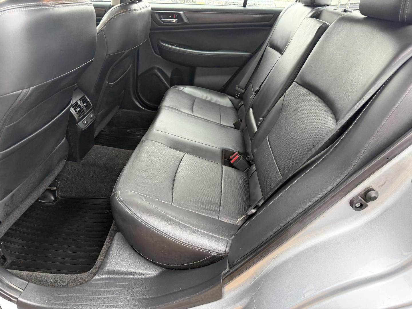 2015 SILVER SUBARU LEGACY 2.5I LIMITED (4S3BNBL64F3) , located at 922 W. Beacon St., Philadelphia, MS, 39350, (601) 650-3675, 32.770447, -89.127151 - Photo#13