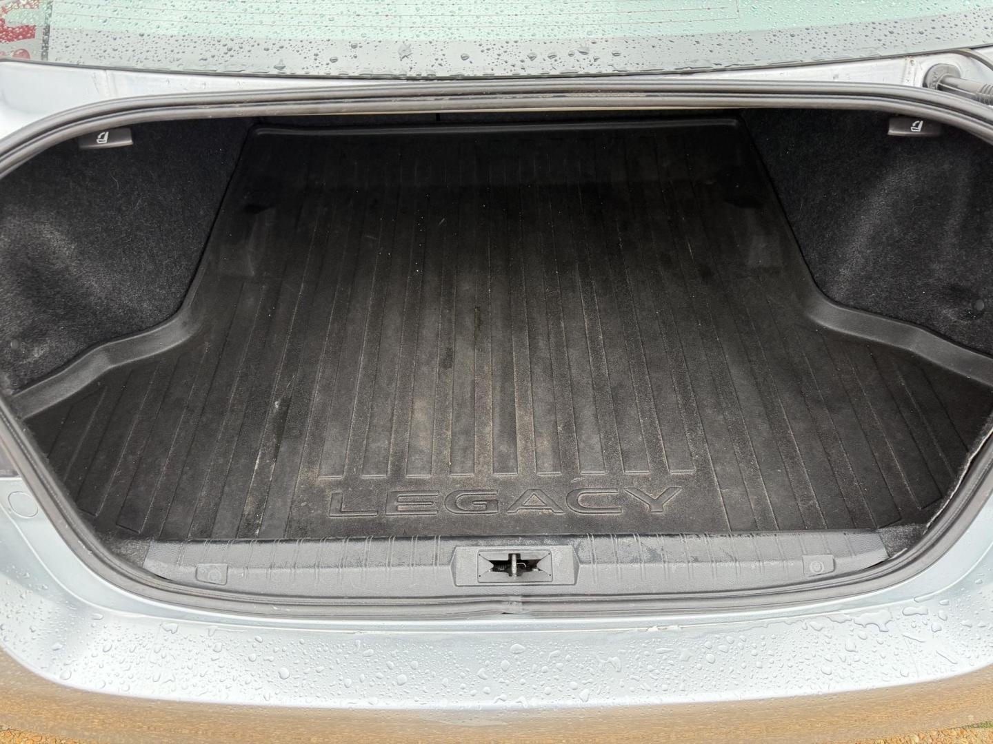 2015 SILVER SUBARU LEGACY 2.5I LIMITED (4S3BNBL64F3) , located at 922 W. Beacon St., Philadelphia, MS, 39350, (601) 650-3675, 32.770447, -89.127151 - Photo#19