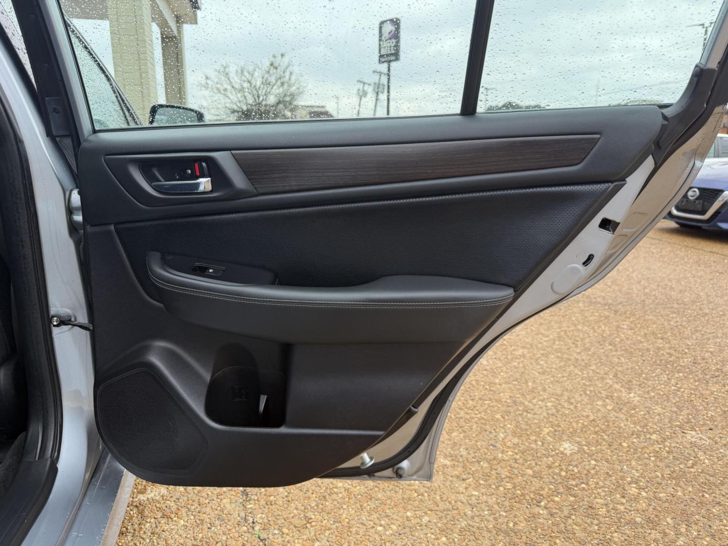 2015 SILVER SUBARU LEGACY 2.5I LIMITED (4S3BNBL64F3) , located at 922 W. Beacon St., Philadelphia, MS, 39350, (601) 650-3675, 32.770447, -89.127151 - Photo#15