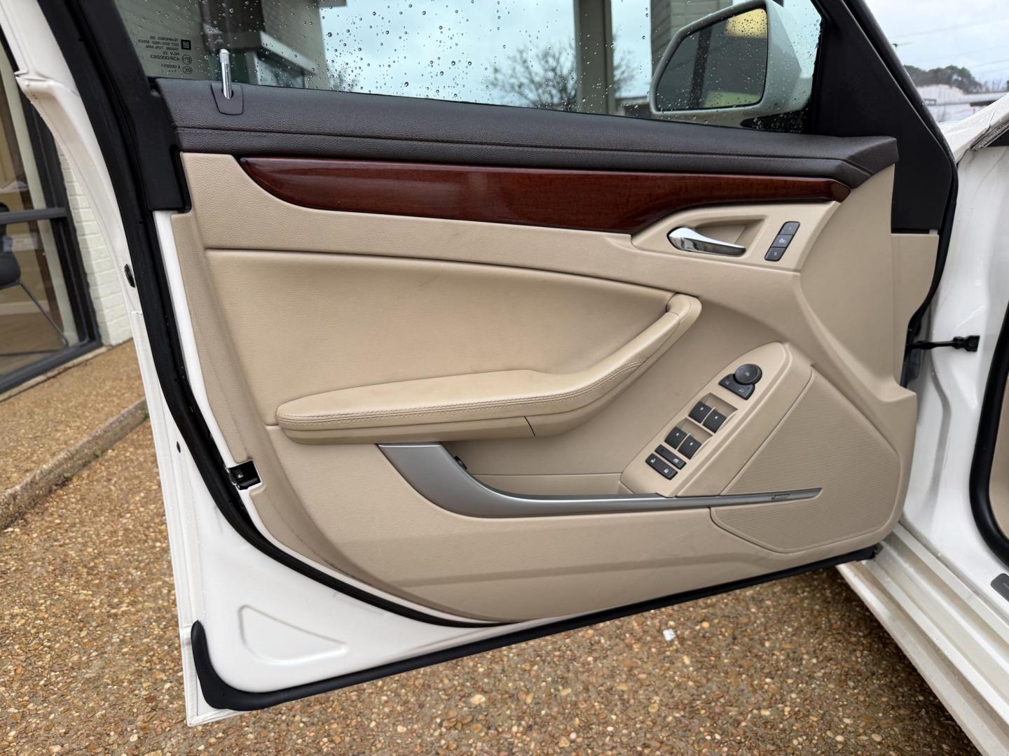 2012 WHITE CADILLAC CTS LUXURY W/NAV.SYS (1G6DF5E50C0) , located at 922 W. Beacon St., Philadelphia, MS, 39350, (601) 650-3675, 32.770447, -89.127151 - Photo#8