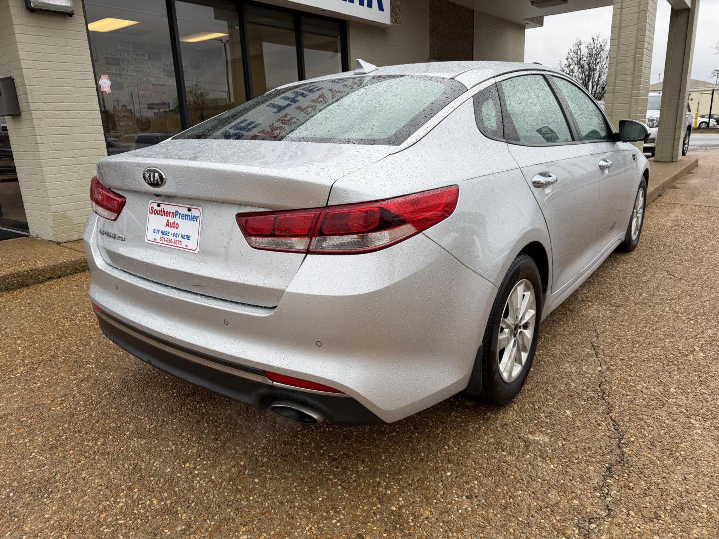 2018 SILVER KIA OPTIMA LX (5XXGT4L31JG) , located at 922 W. Beacon St., Philadelphia, MS, 39350, (601) 650-3675, 32.770447, -89.127151 - Photo#5