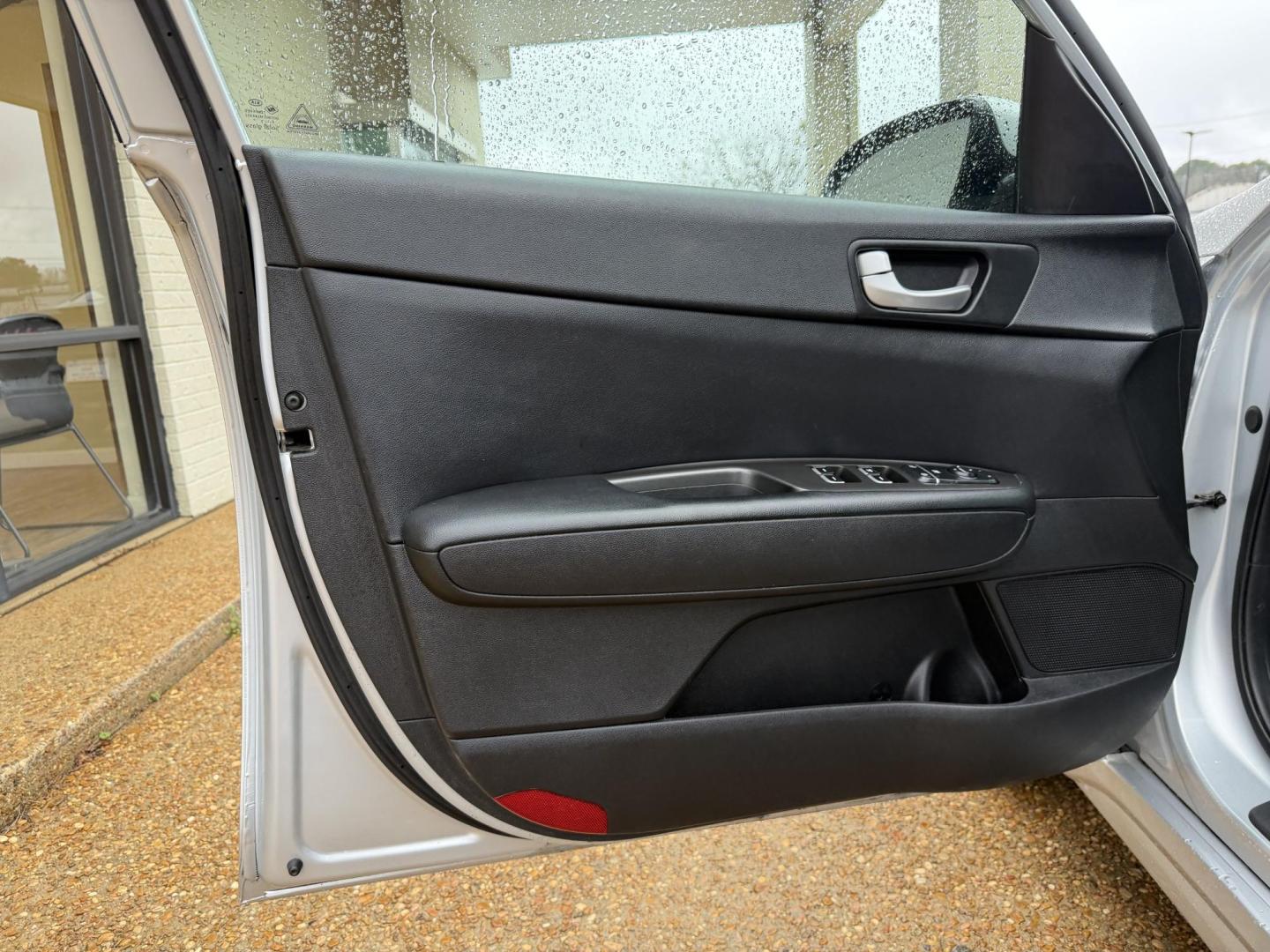 2018 SILVER KIA OPTIMA LX (5XXGT4L31JG) , located at 922 W. Beacon St., Philadelphia, MS, 39350, (601) 650-3675, 32.770447, -89.127151 - Photo#8