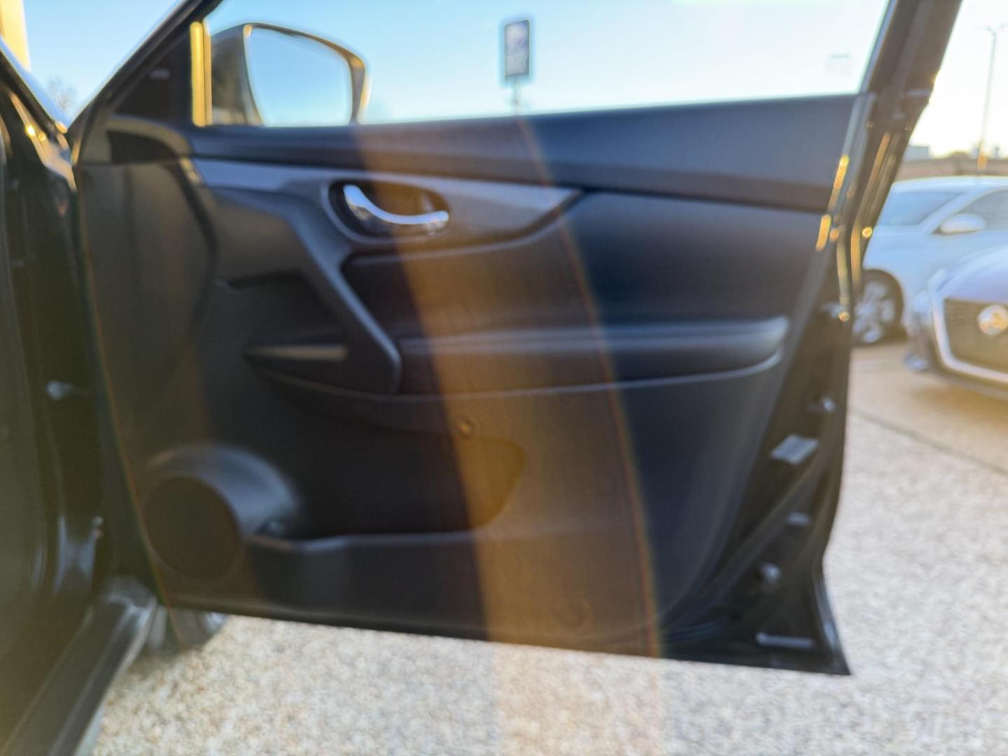 2019 BLACK NISSAN ROGUE SV (KNMAT2MV8KP) , located at 922 W. Beacon St., Philadelphia, MS, 39350, (601) 650-3675, 32.770447, -89.127151 - Photo#11