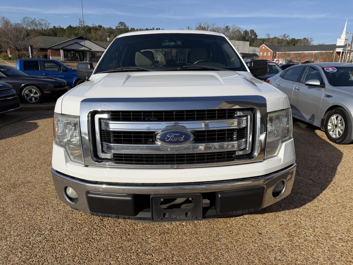 2013 WHITE FORD F-150 XLT (1FTEW1CM8DK) , located at 922 W. Beacon St., Philadelphia, MS, 39350, (601) 650-3675, 32.770447, -89.127151 - Photo#1
