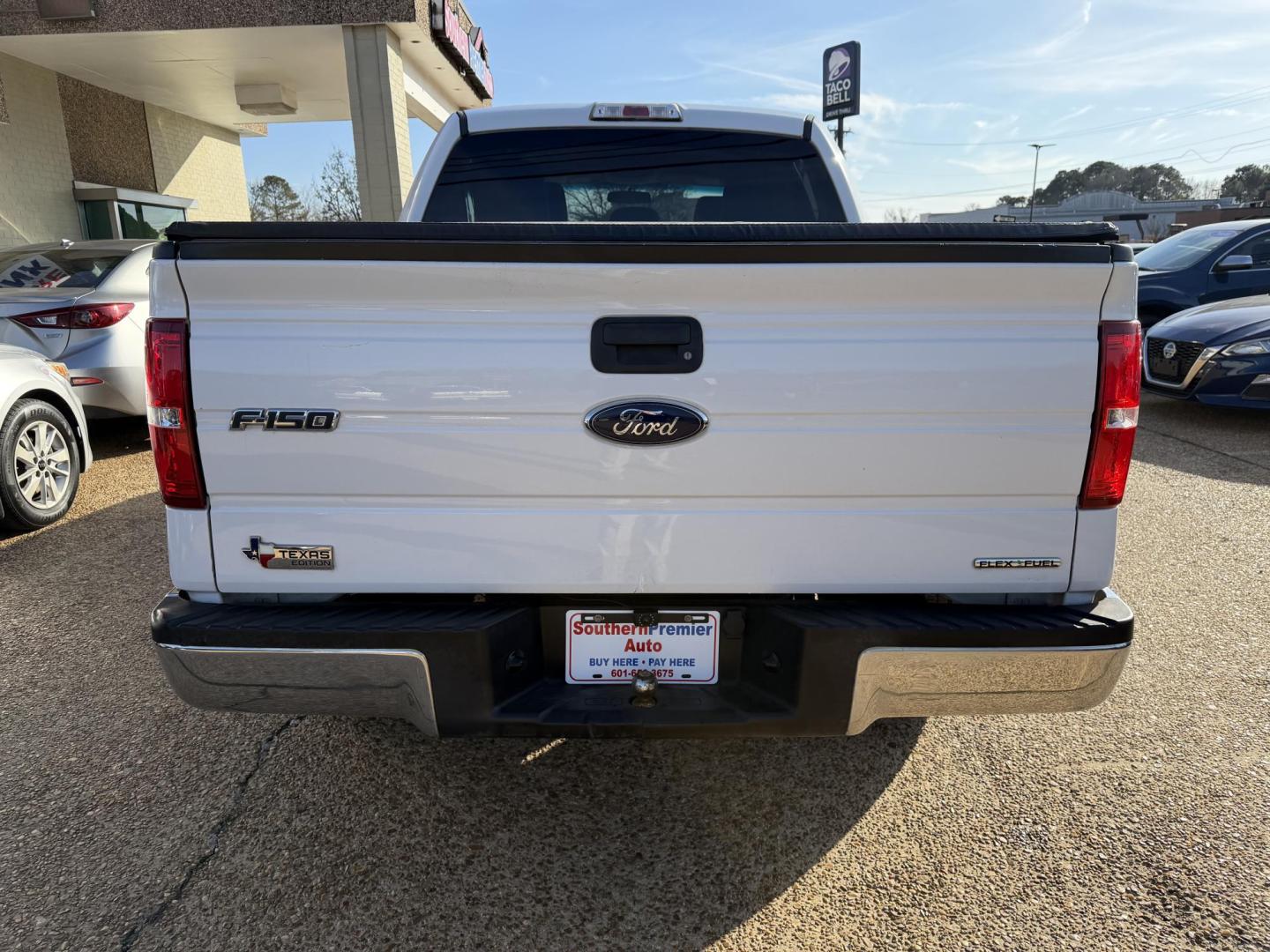 2013 WHITE FORD F-150 XLT (1FTEW1CM8DK) , located at 922 W. Beacon St., Philadelphia, MS, 39350, (601) 650-3675, 32.770447, -89.127151 - Photo#4
