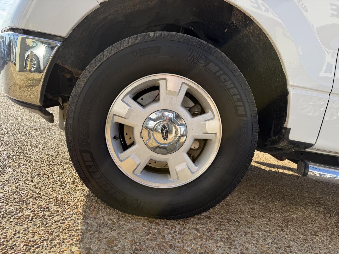 2013 WHITE FORD F-150 XLT (1FTEW1CM8DK) , located at 922 W. Beacon St., Philadelphia, MS, 39350, (601) 650-3675, 32.770447, -89.127151 - Photo#7