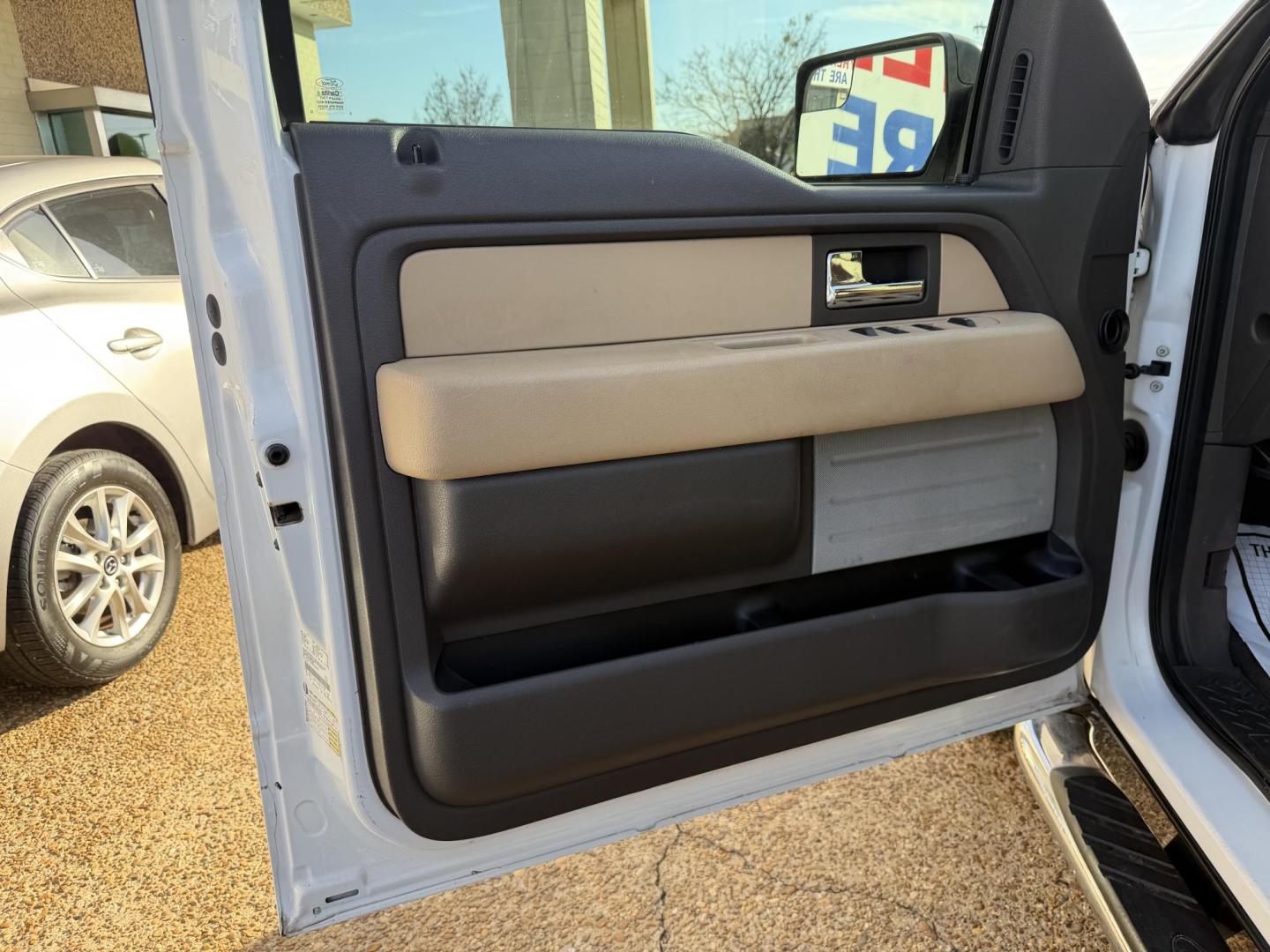 2013 WHITE FORD F-150 XLT (1FTEW1CM8DK) , located at 922 W. Beacon St., Philadelphia, MS, 39350, (601) 650-3675, 32.770447, -89.127151 - Photo#8