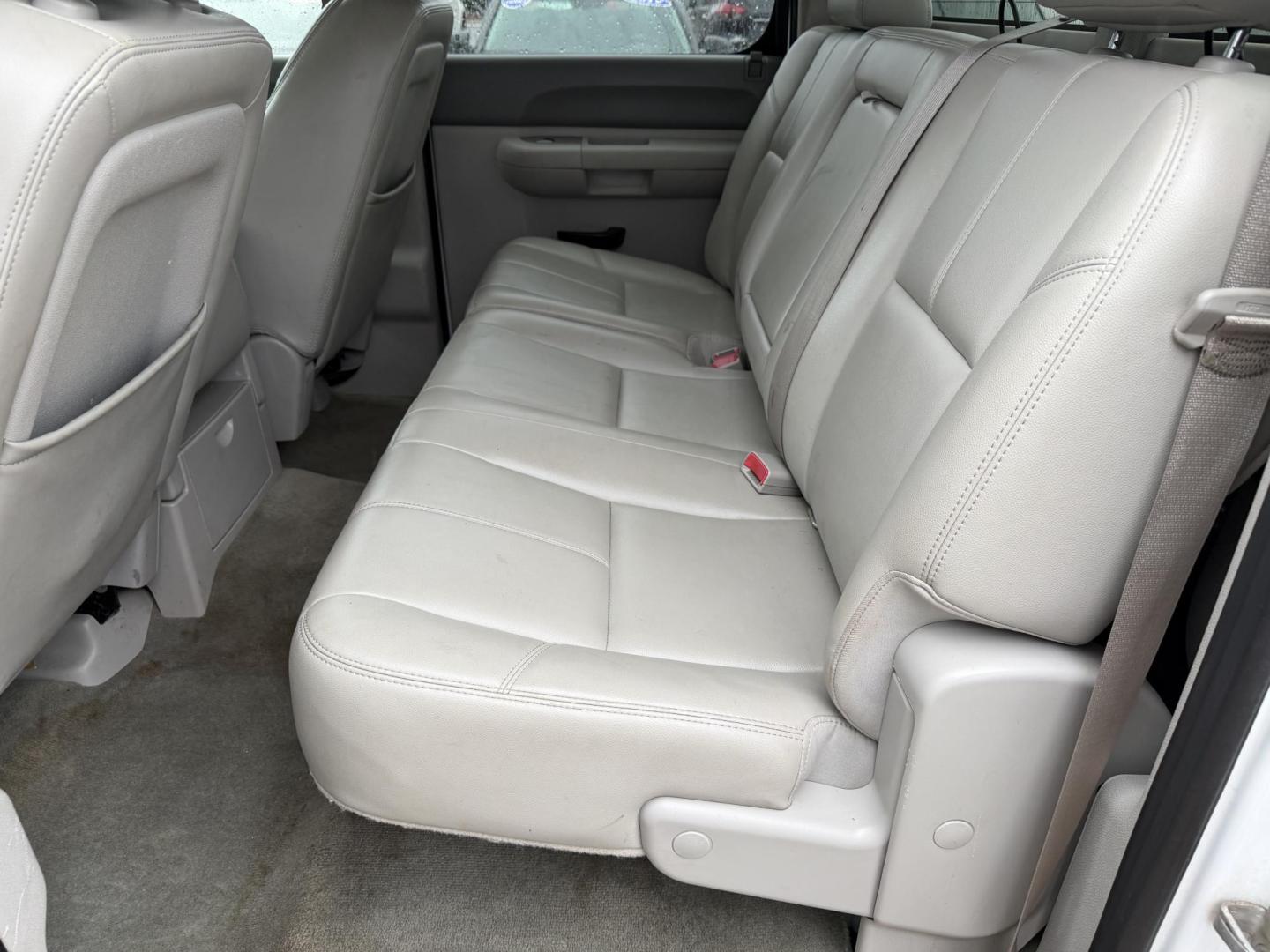 2010 WHITE GMC SIERRA SLE (3GTRCVE00AG) , located at 922 W. Beacon St., Philadelphia, MS, 39350, (601) 650-3675, 32.770447, -89.127151 - Photo#13