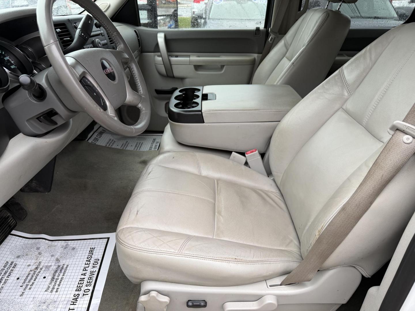 2010 WHITE GMC SIERRA SLE (3GTRCVE00AG) , located at 922 W. Beacon St., Philadelphia, MS, 39350, (601) 650-3675, 32.770447, -89.127151 - Photo#9