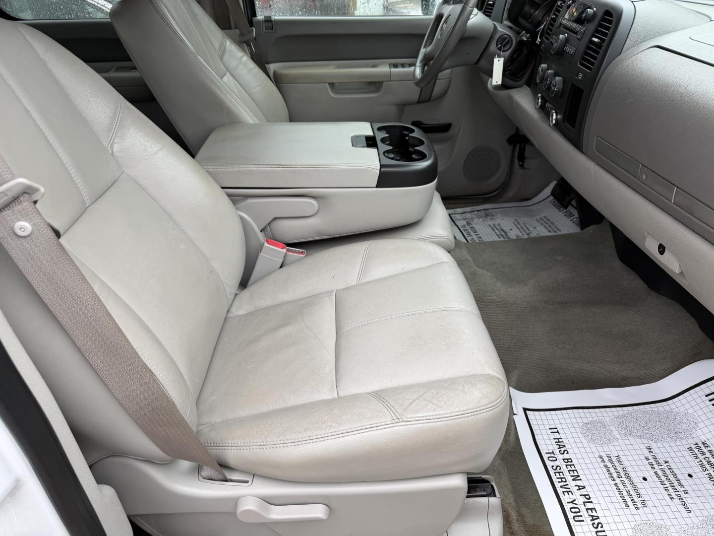 2010 WHITE GMC SIERRA SLE (3GTRCVE00AG) , located at 922 W. Beacon St., Philadelphia, MS, 39350, (601) 650-3675, 32.770447, -89.127151 - Photo#10