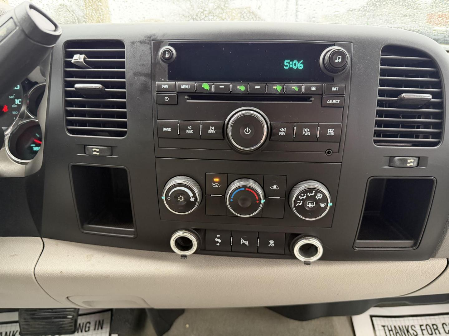 2010 WHITE GMC SIERRA SLE (3GTRCVE00AG) , located at 922 W. Beacon St., Philadelphia, MS, 39350, (601) 650-3675, 32.770447, -89.127151 - Photo#17