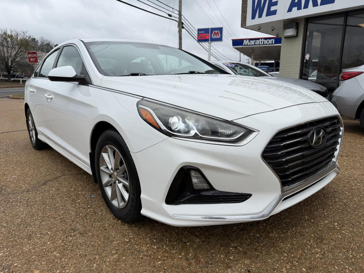 2019 WHITE HYUNDAI SONATA SE (5NPE24AF0KH) , located at 922 W. Beacon St., Philadelphia, MS, 39350, (601) 650-3675, 32.770447, -89.127151 - Photo#0