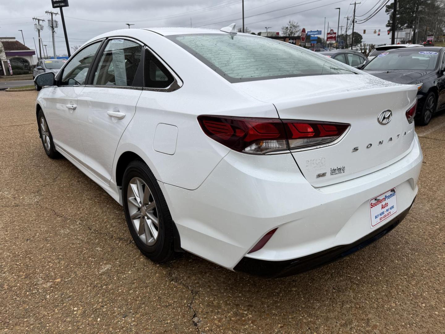 2019 WHITE HYUNDAI SONATA SE (5NPE24AF0KH) , located at 922 W. Beacon St., Philadelphia, MS, 39350, (601) 650-3675, 32.770447, -89.127151 - Photo#3