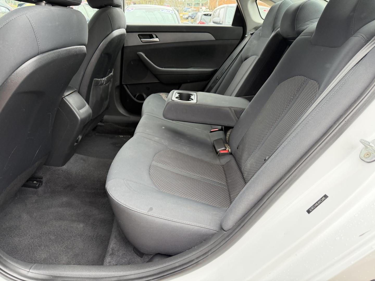 2019 WHITE HYUNDAI SONATA SE (5NPE24AF0KH) , located at 922 W. Beacon St., Philadelphia, MS, 39350, (601) 650-3675, 32.770447, -89.127151 - Photo#13