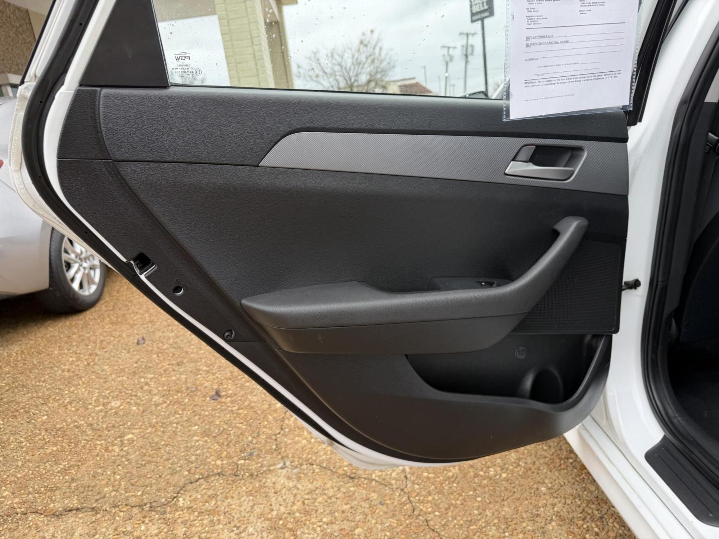 2019 WHITE HYUNDAI SONATA SE (5NPE24AF0KH) , located at 922 W. Beacon St., Philadelphia, MS, 39350, (601) 650-3675, 32.770447, -89.127151 - Photo#12