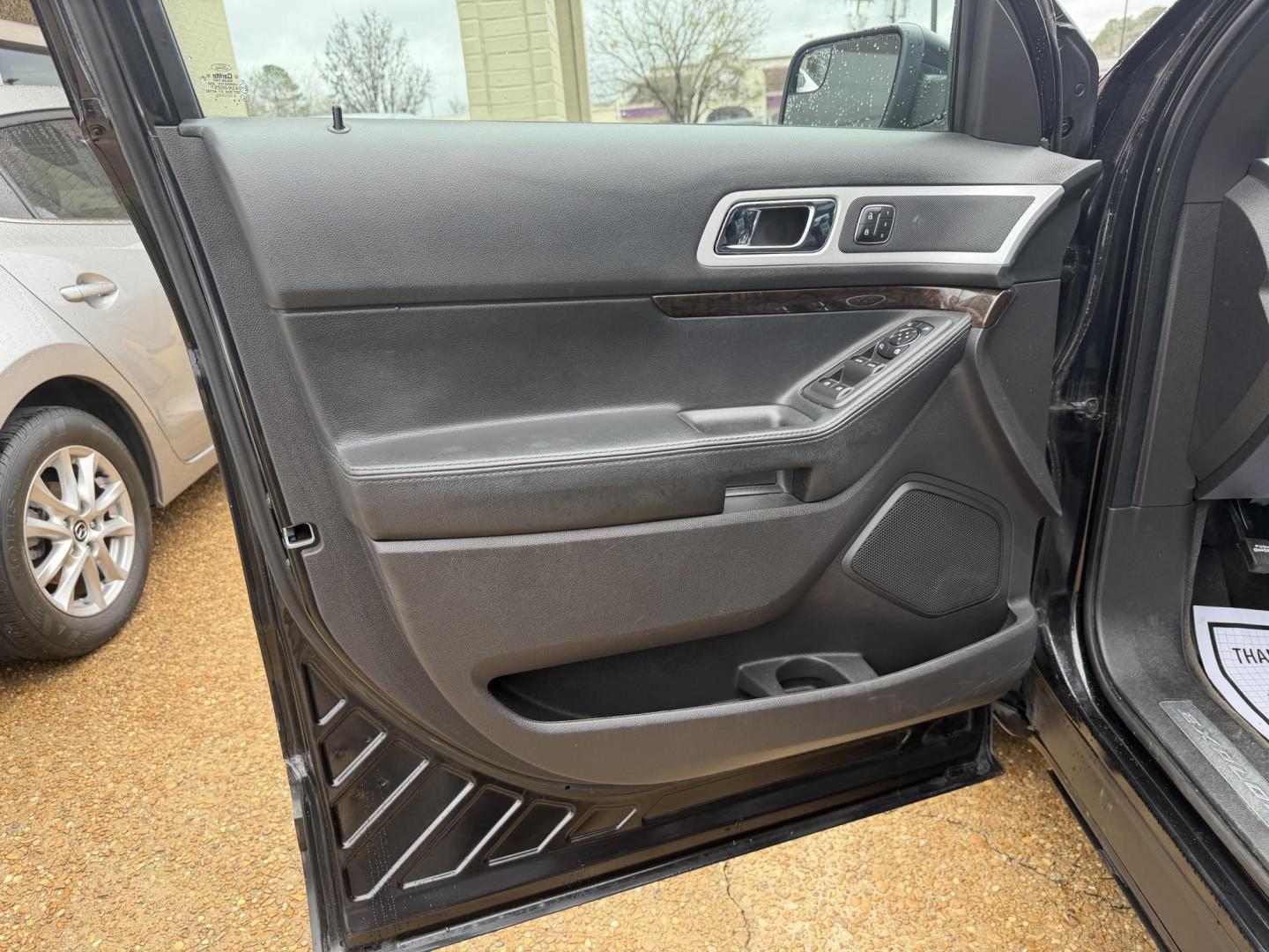 2015 BLACK FORD EXPLORER LIMITED (1FM5K7F86FG) , located at 922 W. Beacon St., Philadelphia, MS, 39350, (601) 650-3675, 32.770447, -89.127151 - Photo#8