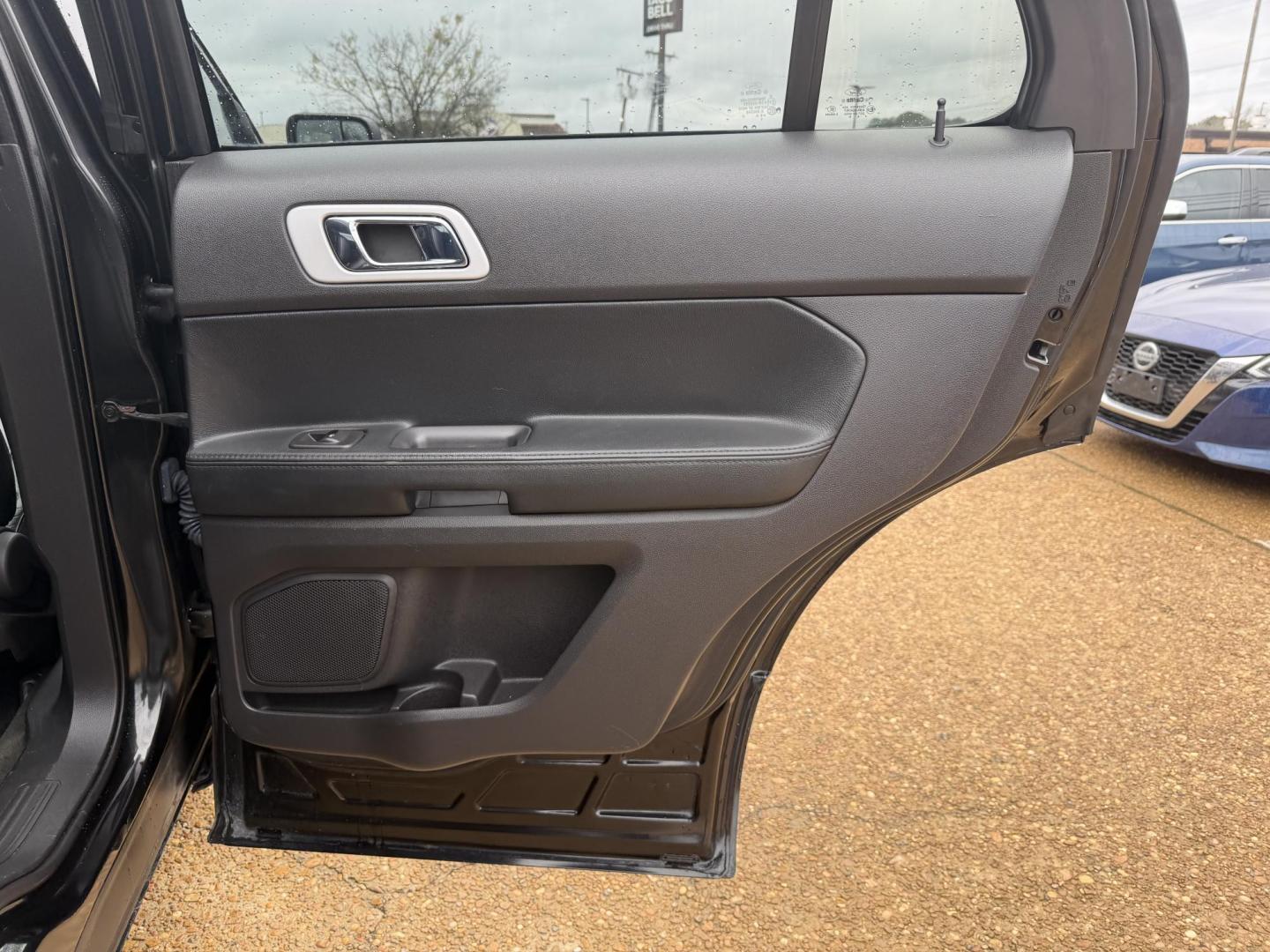 2015 BLACK FORD EXPLORER LIMITED (1FM5K7F86FG) , located at 922 W. Beacon St., Philadelphia, MS, 39350, (601) 650-3675, 32.770447, -89.127151 - Photo#15