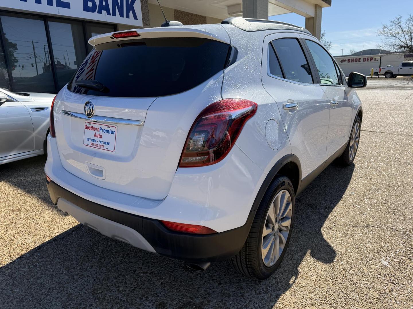 2020 WHITE BUICK ENCORE PREFERRED (KL4CJASB0LB) , located at 922 W. Beacon St., Philadelphia, MS, 39350, (601) 650-3675, 32.770447, -89.127151 - Photo#5