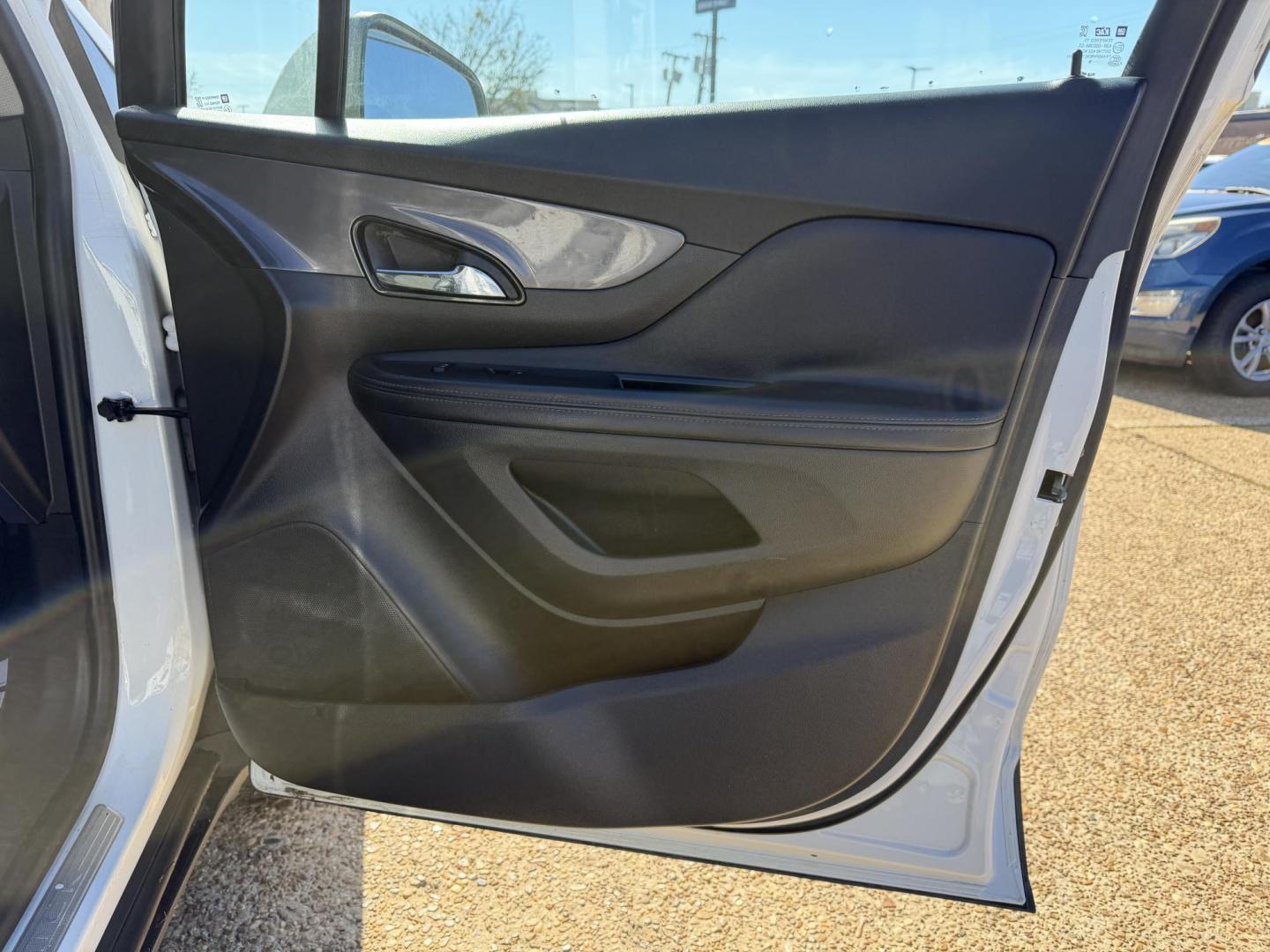 2020 WHITE BUICK ENCORE PREFERRED (KL4CJASB0LB) , located at 922 W. Beacon St., Philadelphia, MS, 39350, (601) 650-3675, 32.770447, -89.127151 - Photo#11