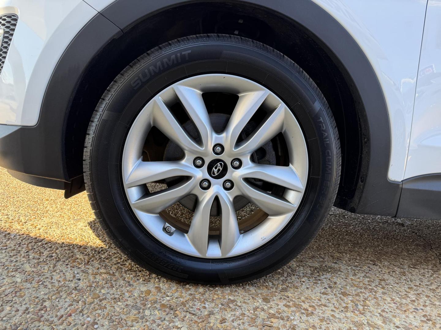 2016 WHITE HYUNDAI SANTA FE SPORT 2.0T (5XYZWDLA2GG) , located at 922 W. Beacon St., Philadelphia, MS, 39350, (601) 650-3675, 32.770447, -89.127151 - Photo#7