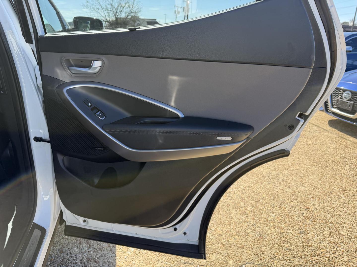 2016 WHITE HYUNDAI SANTA FE SPORT 2.0T (5XYZWDLA2GG) , located at 922 W. Beacon St., Philadelphia, MS, 39350, (601) 650-3675, 32.770447, -89.127151 - Photo#15