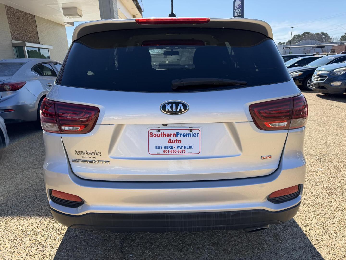 2019 SILVER KIA SORENTO L (5XYPG4A34KG) , located at 922 W. Beacon St., Philadelphia, MS, 39350, (601) 650-3675, 32.770447, -89.127151 - Photo#4