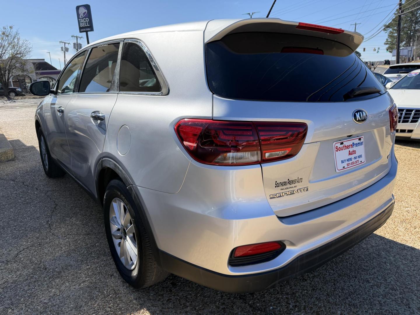 2019 SILVER KIA SORENTO L (5XYPG4A34KG) , located at 922 W. Beacon St., Philadelphia, MS, 39350, (601) 650-3675, 32.770447, -89.127151 - Photo#3