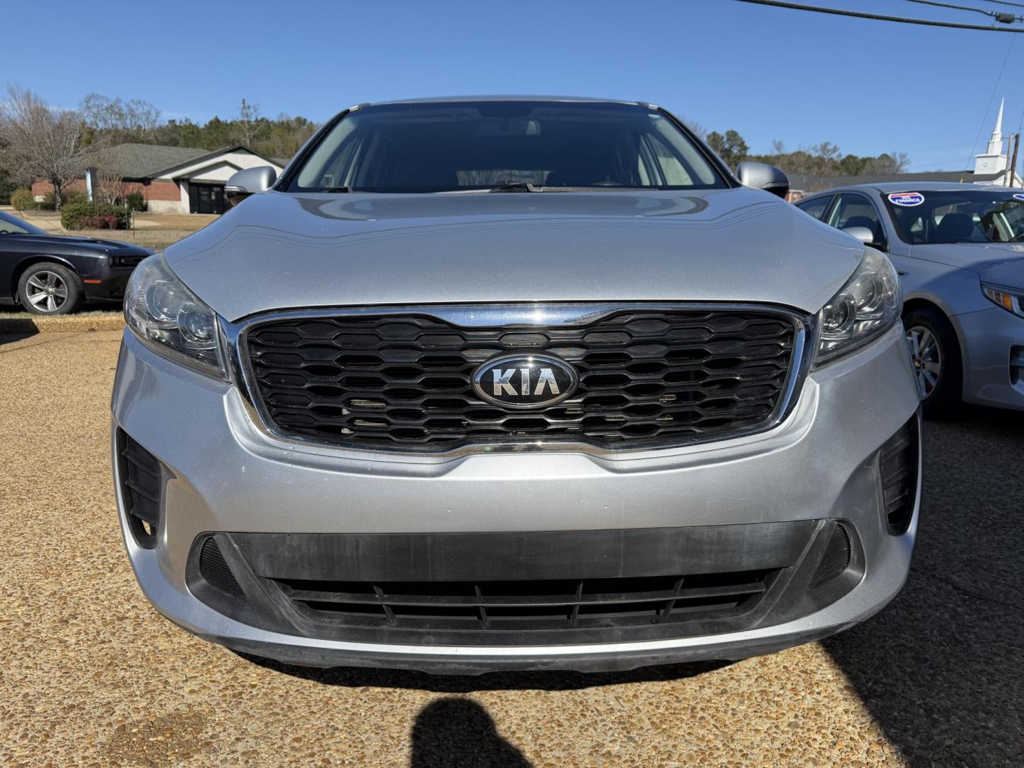 2019 SILVER KIA SORENTO L (5XYPG4A34KG) , located at 922 W. Beacon St., Philadelphia, MS, 39350, (601) 650-3675, 32.770447, -89.127151 - Photo#1
