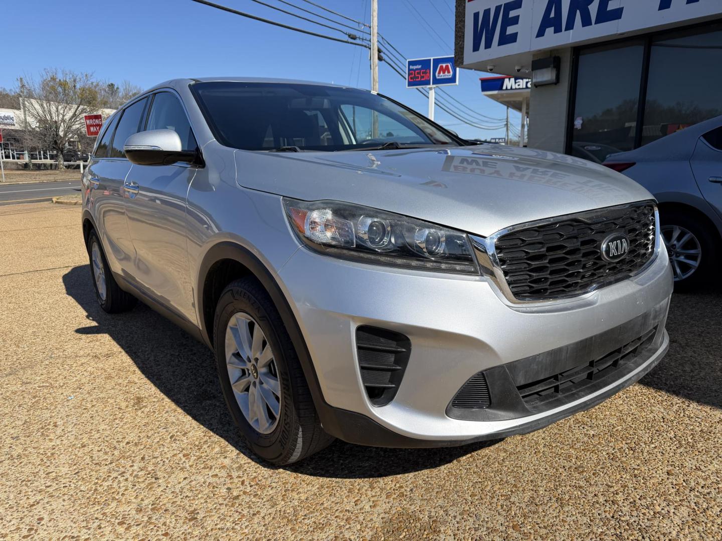 2019 SILVER KIA SORENTO L (5XYPG4A34KG) , located at 922 W. Beacon St., Philadelphia, MS, 39350, (601) 650-3675, 32.770447, -89.127151 - Photo#0