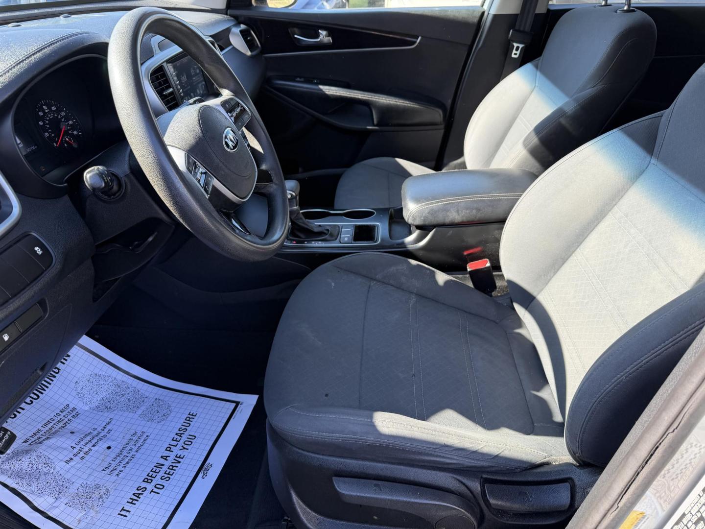 2019 SILVER KIA SORENTO L (5XYPG4A34KG) , located at 922 W. Beacon St., Philadelphia, MS, 39350, (601) 650-3675, 32.770447, -89.127151 - Photo#9