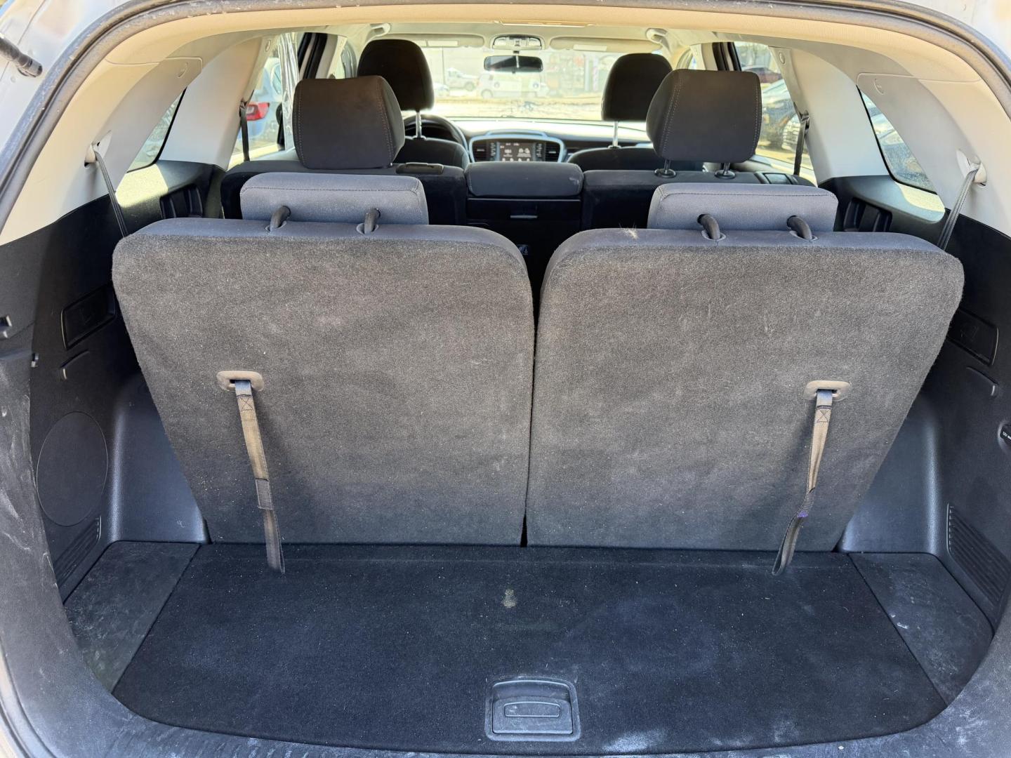 2019 SILVER KIA SORENTO L (5XYPG4A34KG) , located at 922 W. Beacon St., Philadelphia, MS, 39350, (601) 650-3675, 32.770447, -89.127151 - Photo#16