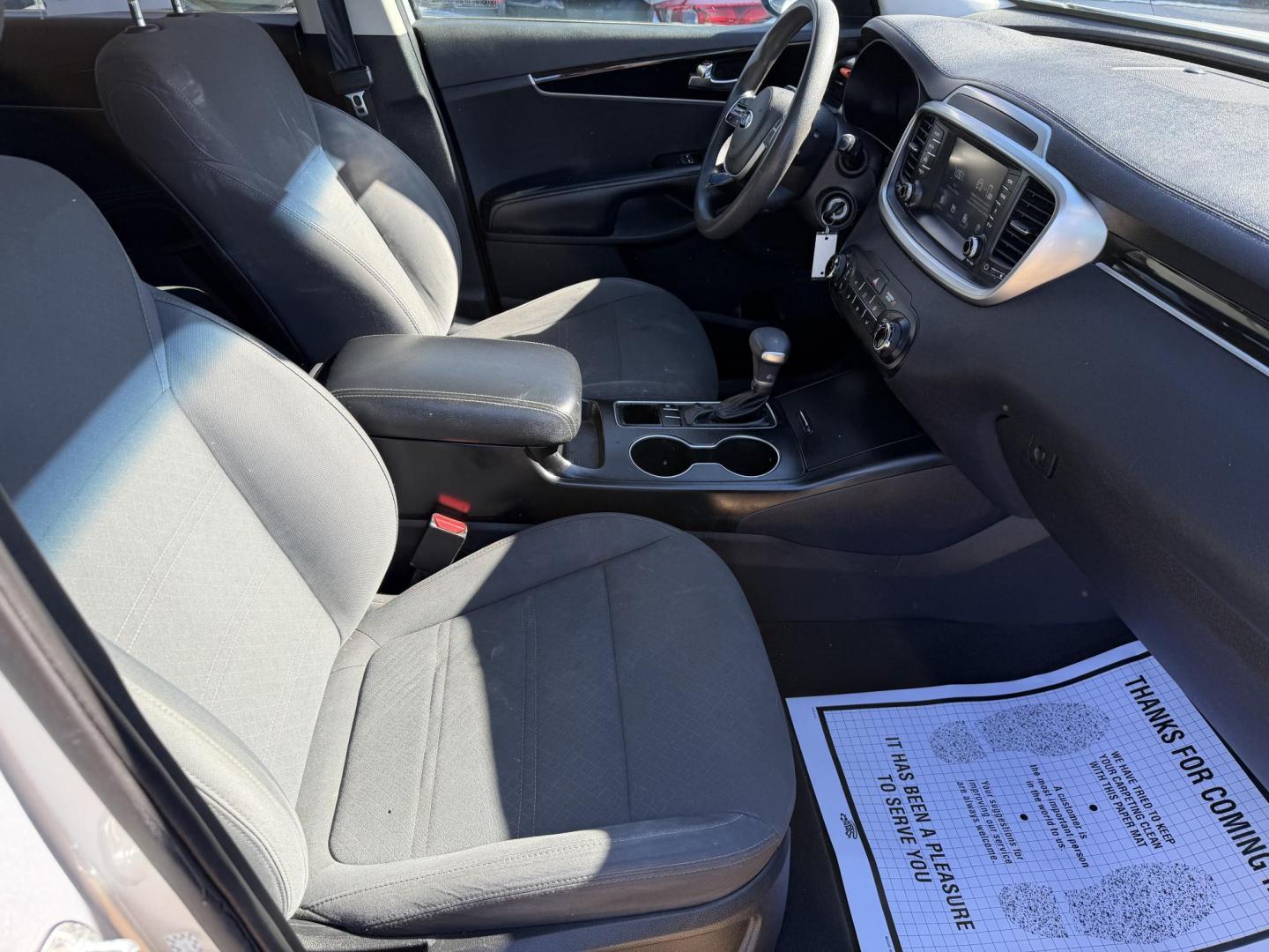 2019 SILVER KIA SORENTO L (5XYPG4A34KG) , located at 922 W. Beacon St., Philadelphia, MS, 39350, (601) 650-3675, 32.770447, -89.127151 - Photo#10