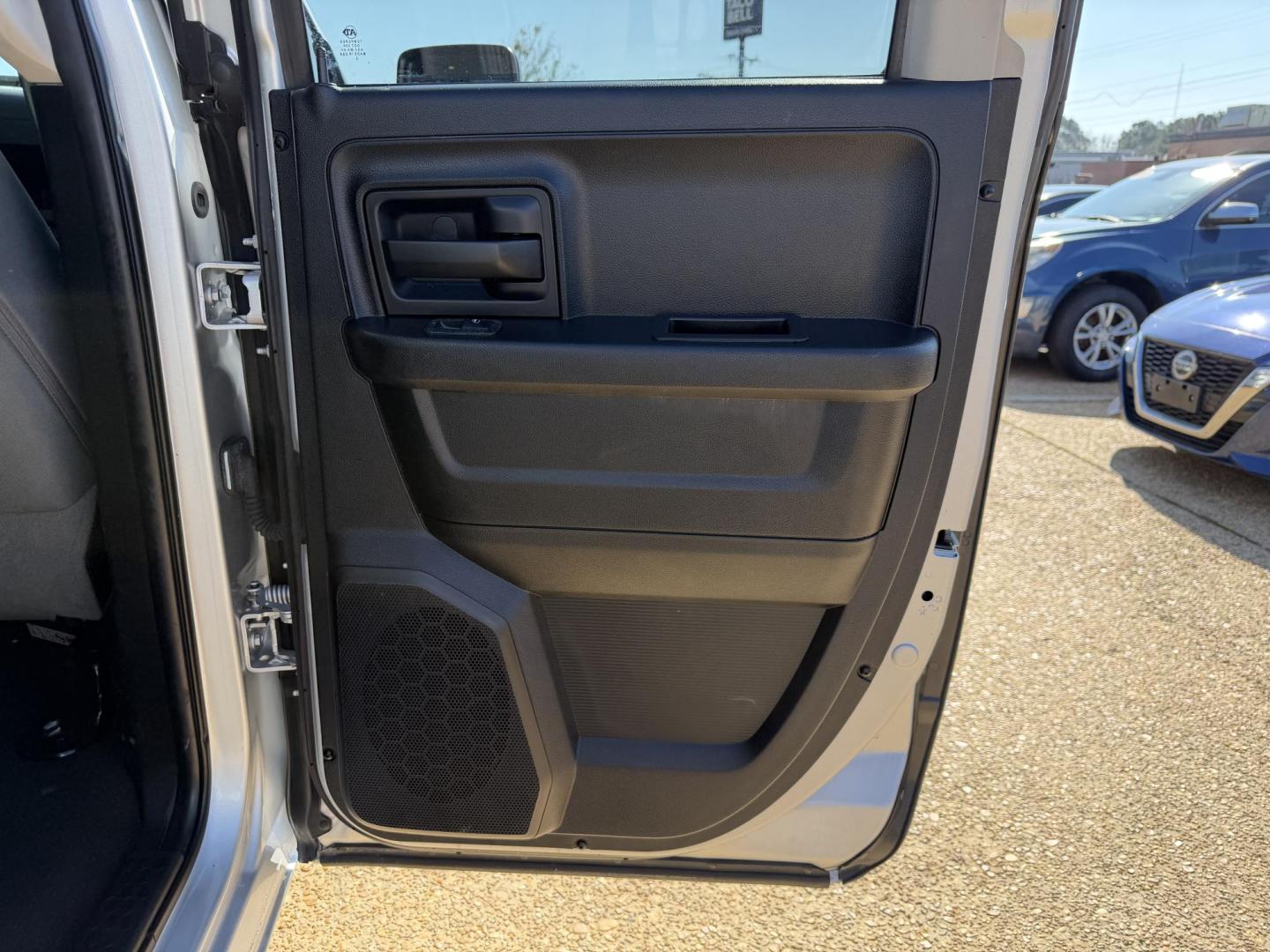 2017 SILVER RAM 1500 EXPRESS; TRADES (1C6RR6FT3HS) , located at 922 W. Beacon St., Philadelphia, MS, 39350, (601) 650-3675, 32.770447, -89.127151 - Photo#15