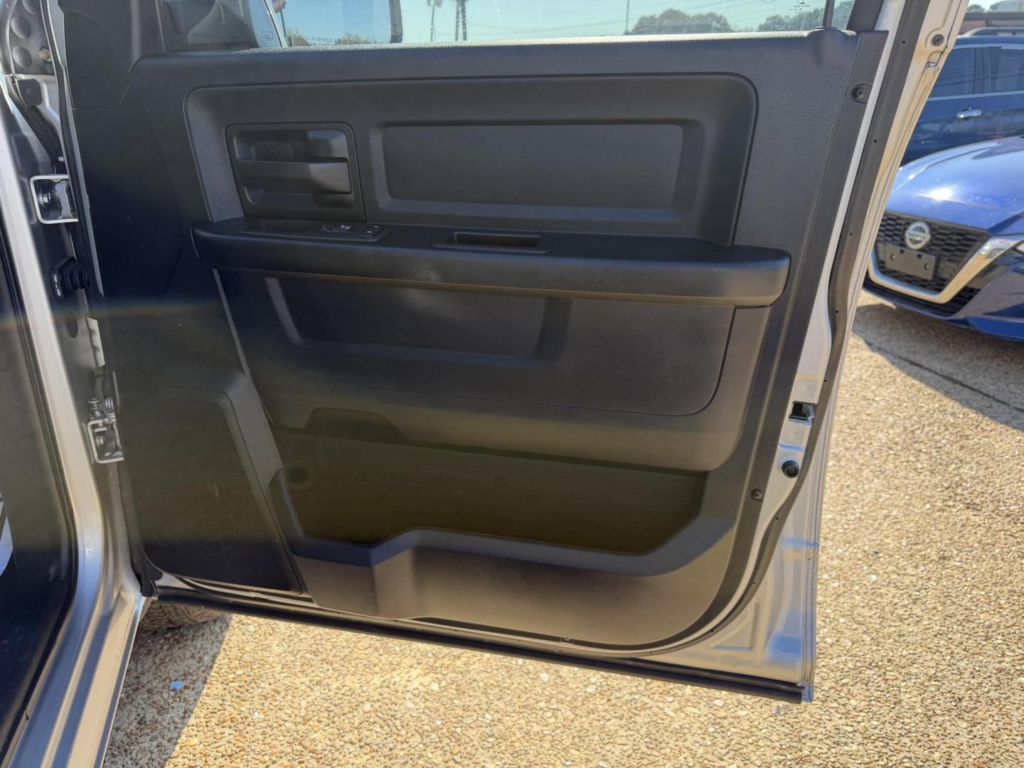 2017 SILVER RAM 1500 EXPRESS; TRADES (1C6RR6FT3HS) , located at 922 W. Beacon St., Philadelphia, MS, 39350, (601) 650-3675, 32.770447, -89.127151 - Photo#10