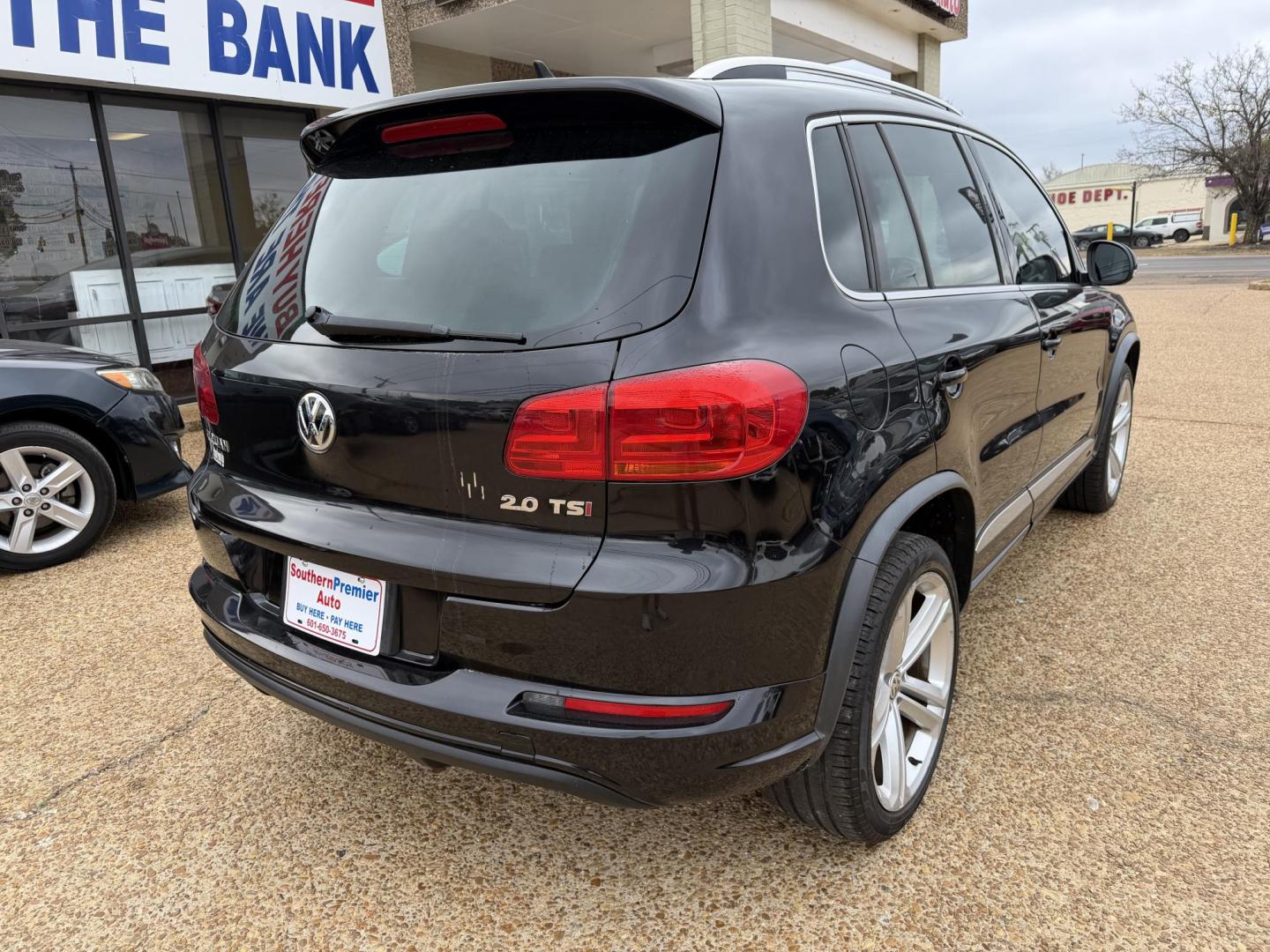 2016 BLACK VOLKSWAGEN TIGUAN R-LINE (WVGAV7AX6GW) , located at 922 W. Beacon St., Philadelphia, MS, 39350, (601) 650-3675, 32.770447, -89.127151 - Photo#5